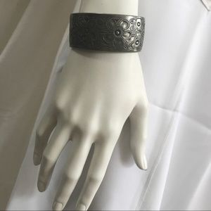 Vintage Jewelry - Vintage Statement Boho Cuff Floral Pewter Bracelet Vintage Jewelry - Vintage Statement Boho Cuff Floral Pewter Bracelet